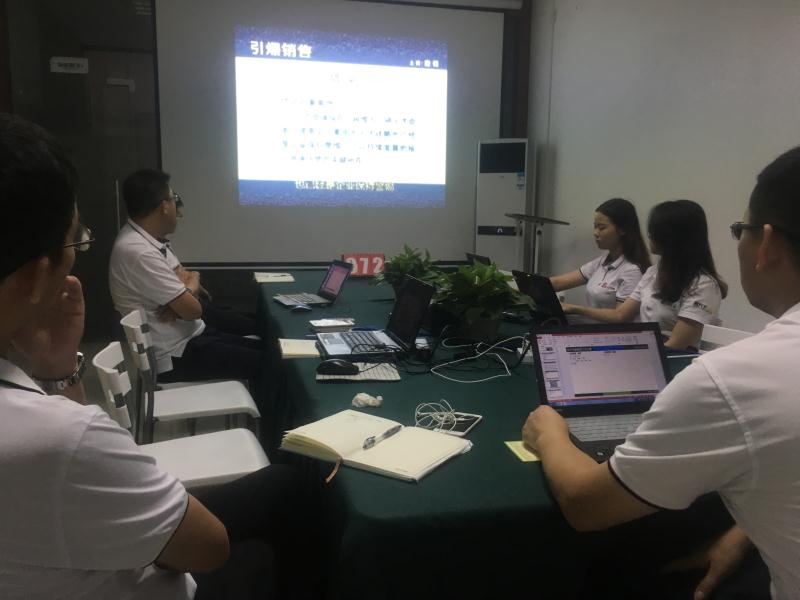  72期瓜瓜早課堂-你以為在火車上賣盒飯很簡單？