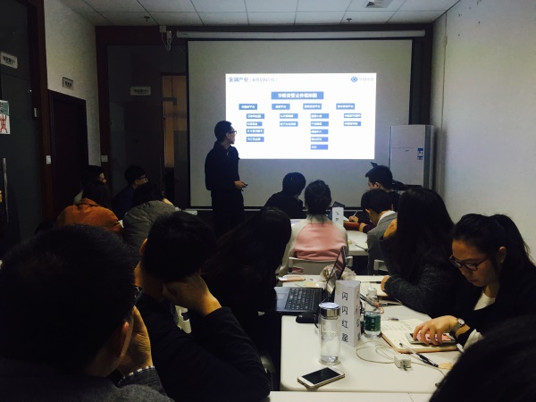 特朗普宣誓就任美國總統(tǒng)，工作已經(jīng)開始，你做企業(yè)宣傳片了嗎？