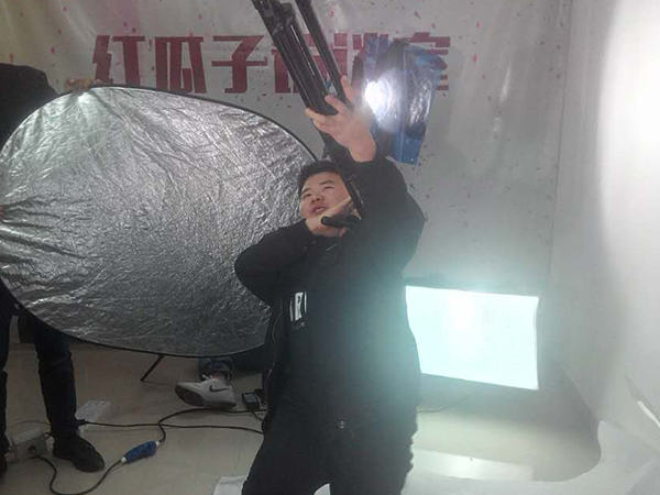 企業(yè)宣傳片制作籌備階段中導(dǎo)演該做什么？